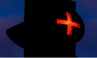 red cross trafficlight