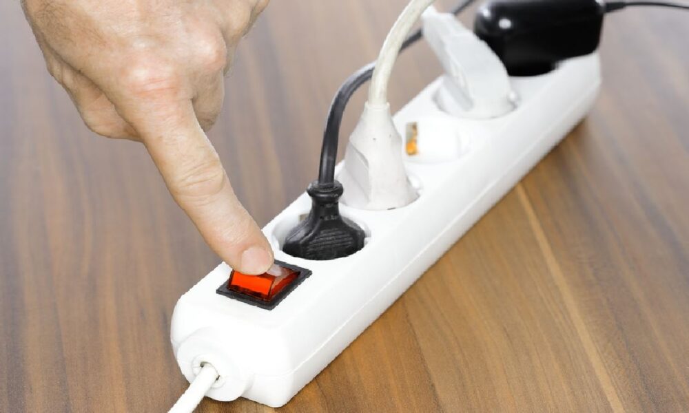 extension cord turn off