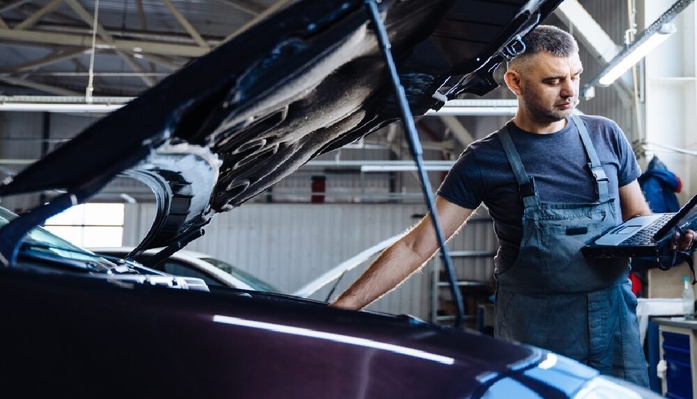 mechanic car stopped