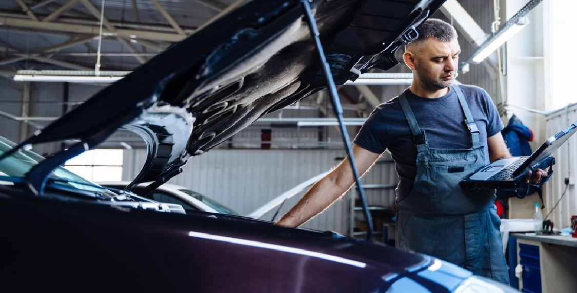 mechanic car stopped