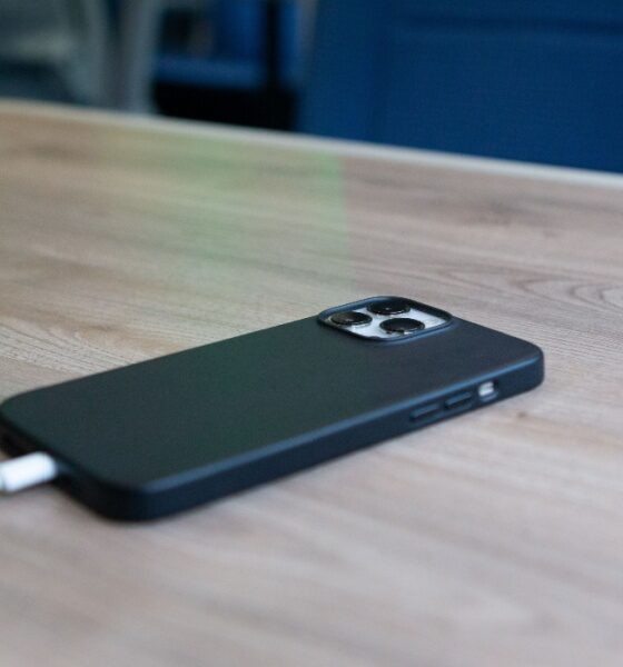 Phone screen table