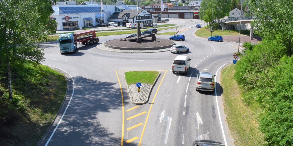Roundabout, rundkørsel, rundkjøring