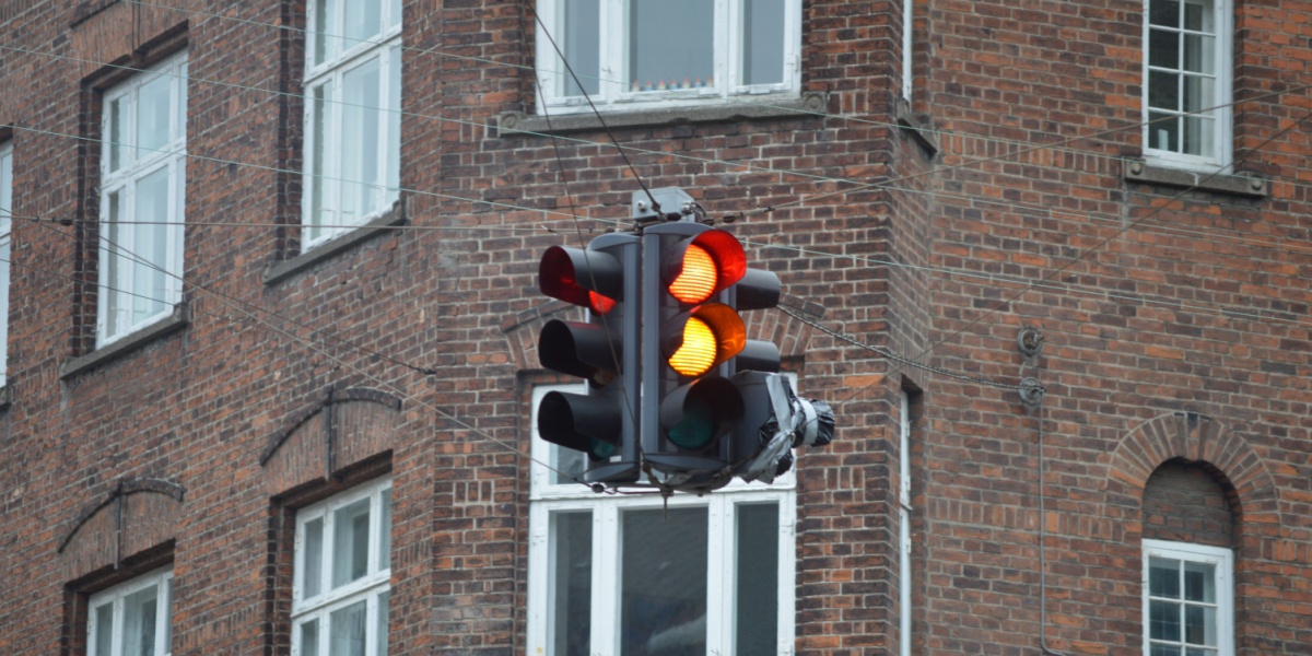 Traffic light Denmark yellow