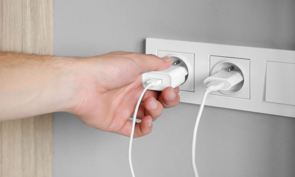 Phone charger (1)