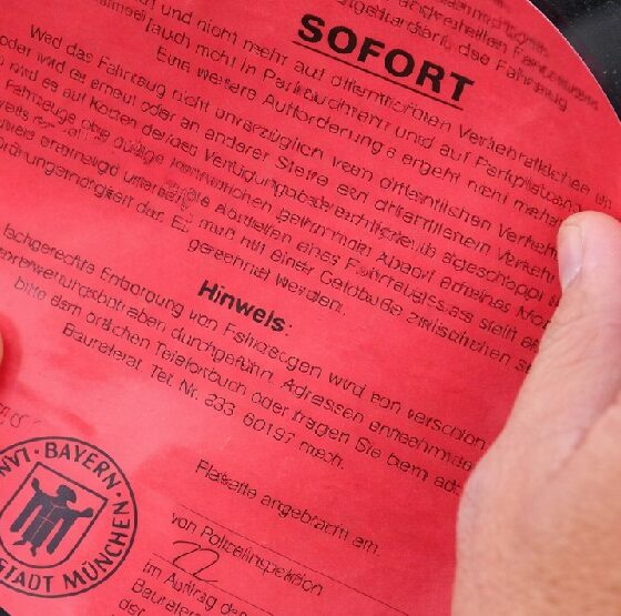 Rødt klistermærke 1