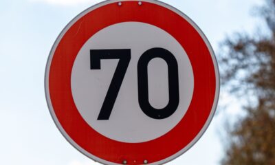 Speed sign 70 km/t