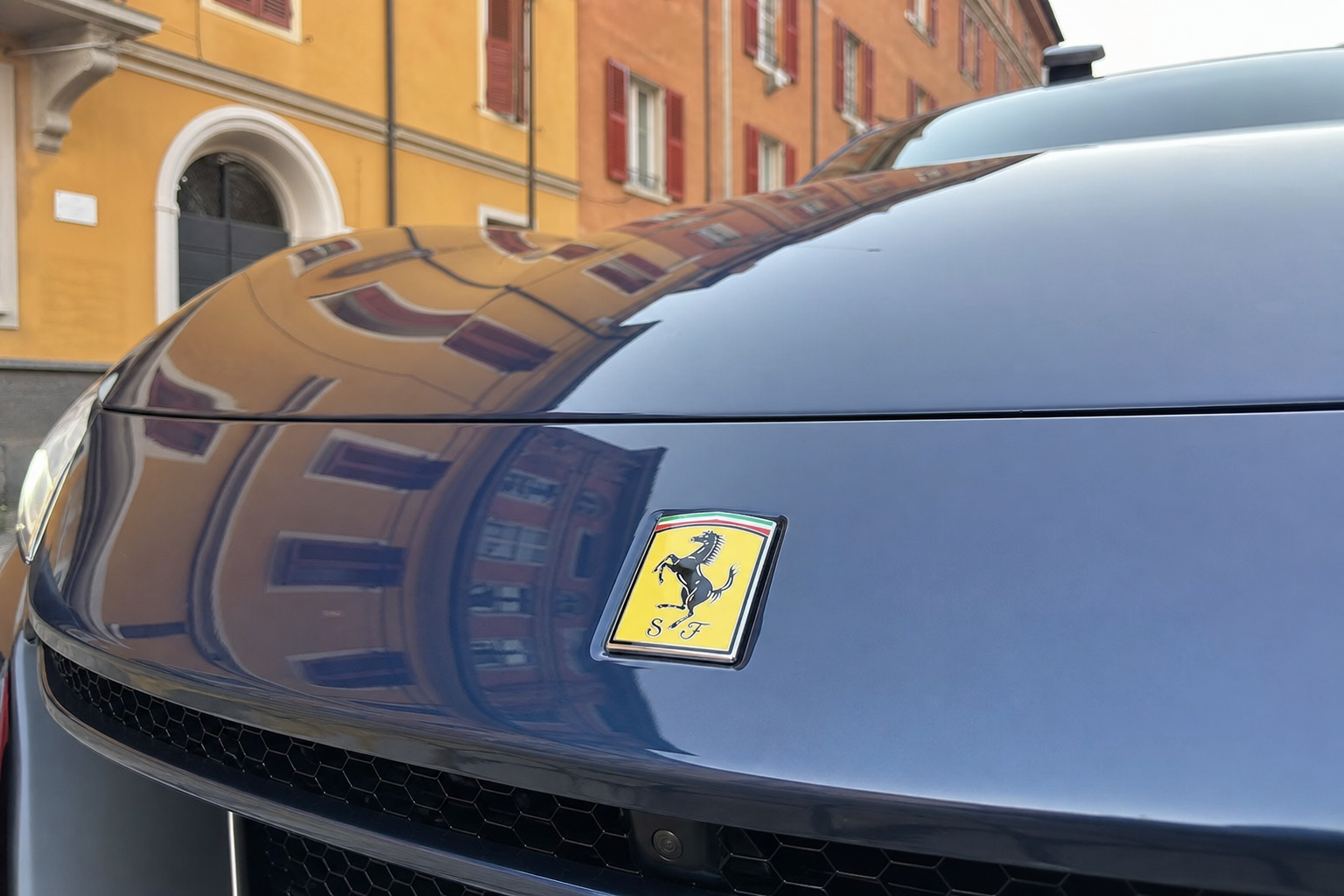 Ferraris elbil-debut blir hatobjekt: Aksjen stuper etter Luce-fadese