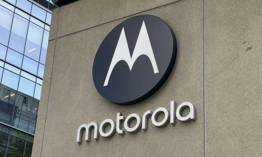 Motorola Razr Ultra ut torsdag: Flippmobilen med 5 000 mAh-batteri og 68 W lading