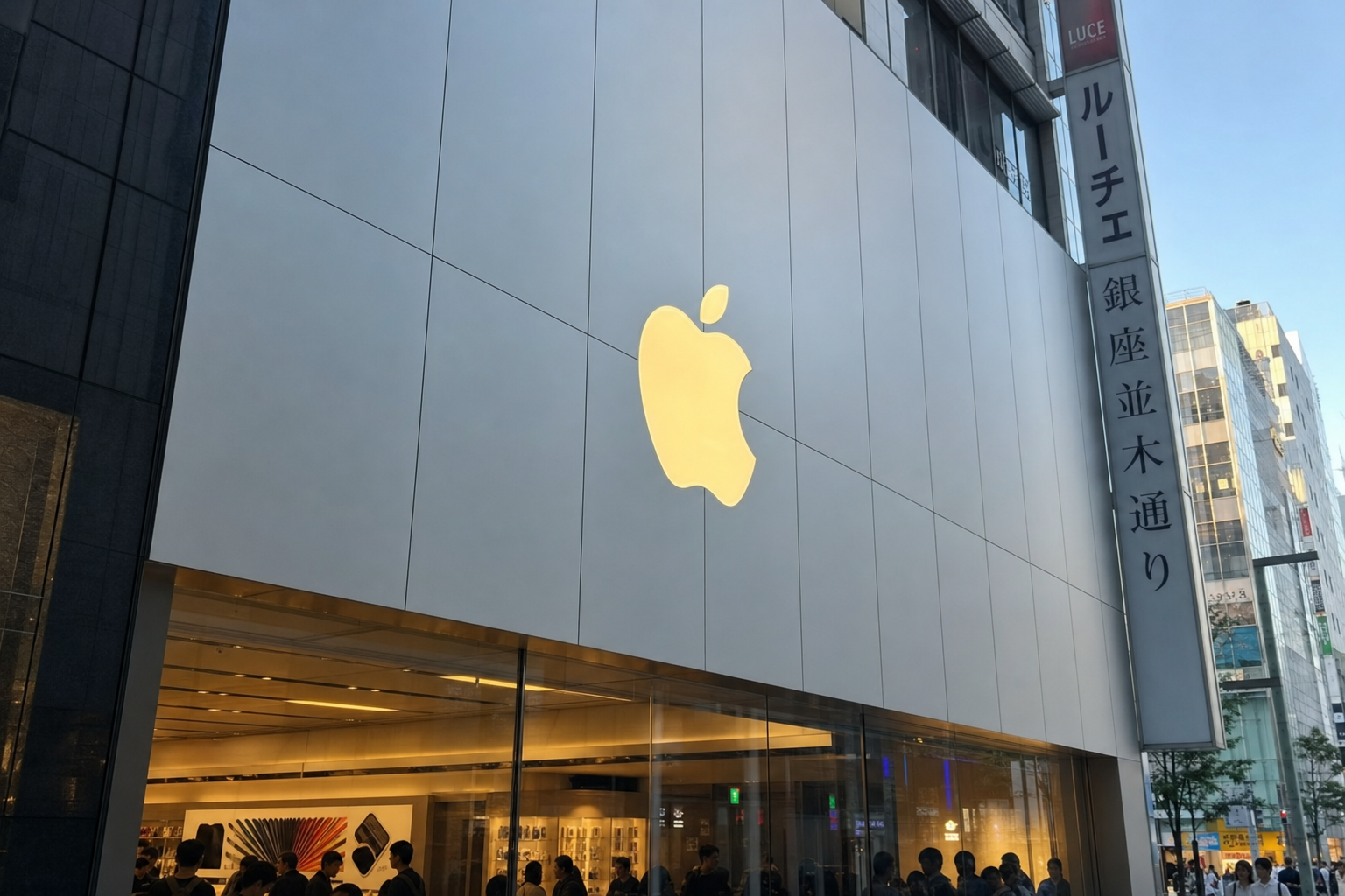 Apple planlegger sin første sammenleggbare iPhone, kan koste mer enn 18.500 NOK