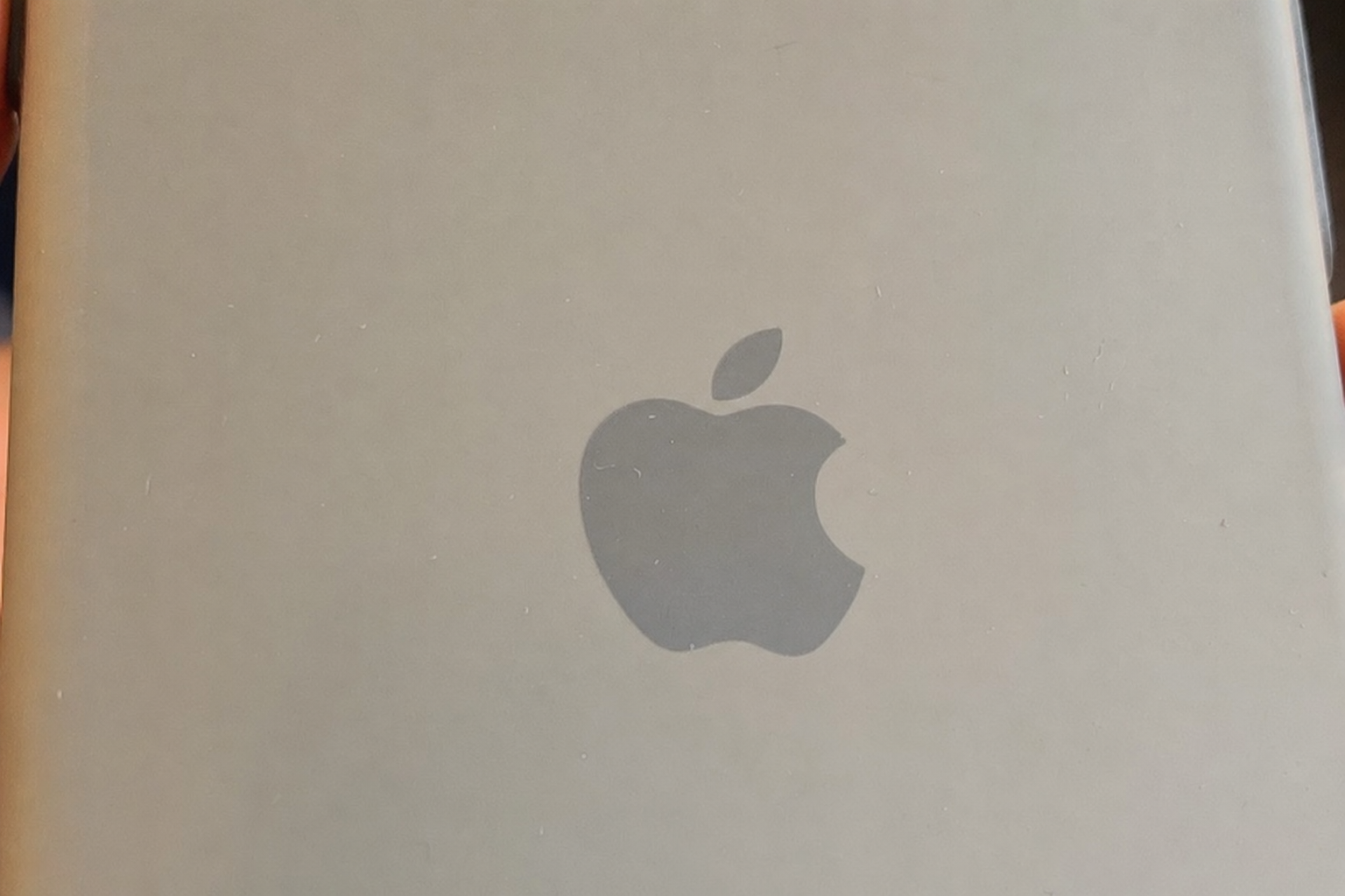 Hengsel-trøbbel kan skyve Apples foldbare iPhone til 2027