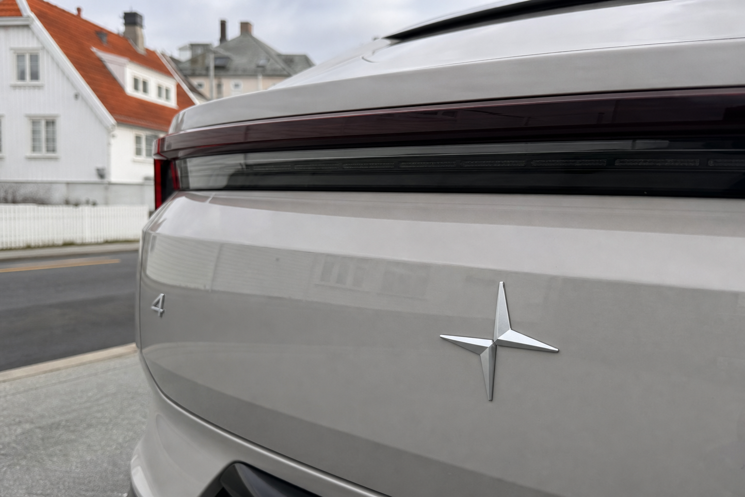 Polestar tilbyr nullrente og utstyr for 69.000 kroner på 4-modellen