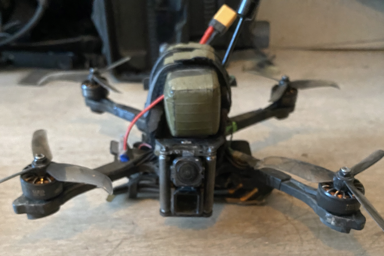«Alt den ser, vil bli drept»: Ukraina innrømmer at autonome AI-droner tok russiske liv uten menneskelig kontroll