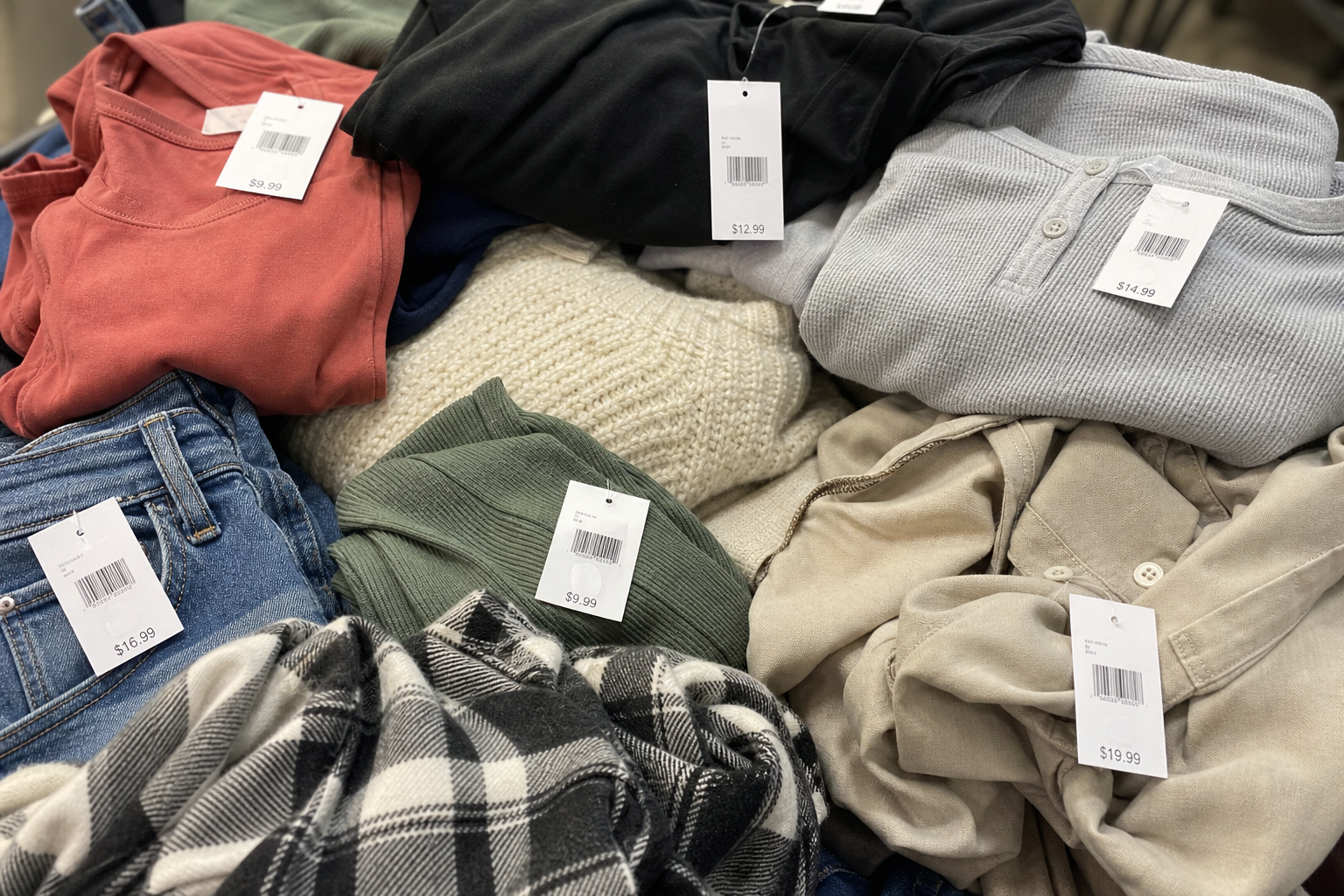 19. juli: H&M og Zara må slutte å destruere usolgte klær - slik blir EUs nye regler