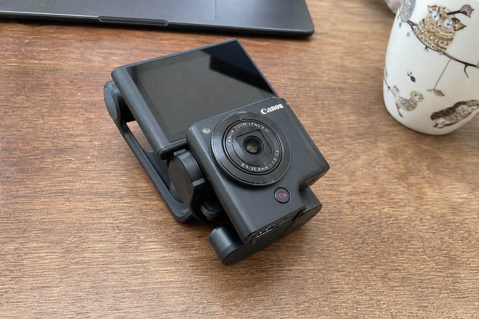Canon utfordrer DJI: Patent avslører pocket-kamera med auto-foldbar 3-akset gimbal