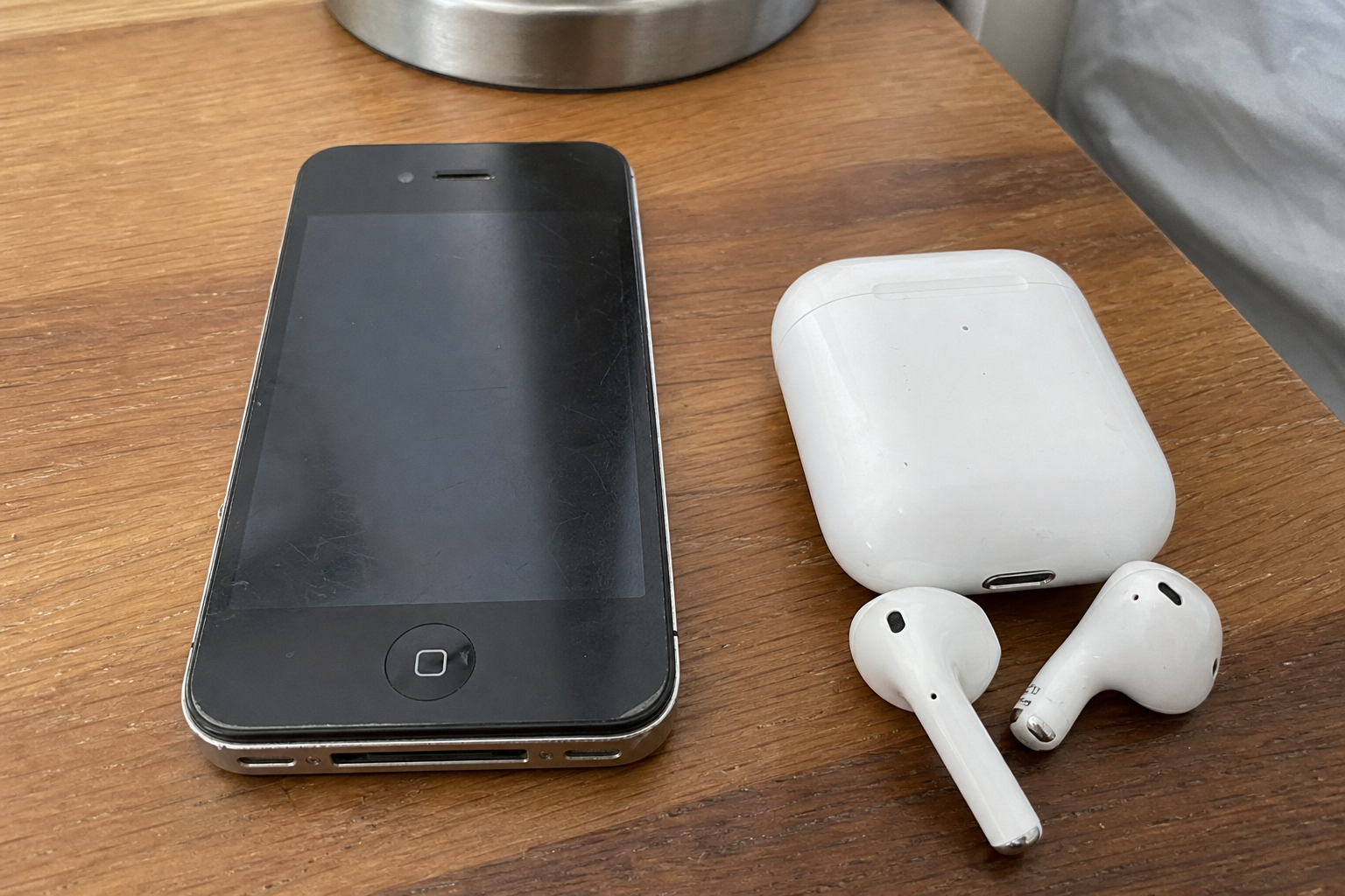 Gullet ligger i skuffen din: Den gamle mobilen og AirPodsene inneholder ekte edelmetall