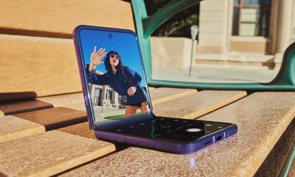 Motorola Razr 70 Ultra anmeldt: Ny LOFIC-sensor og 5000 mAh batteri, er den verdt prisen?