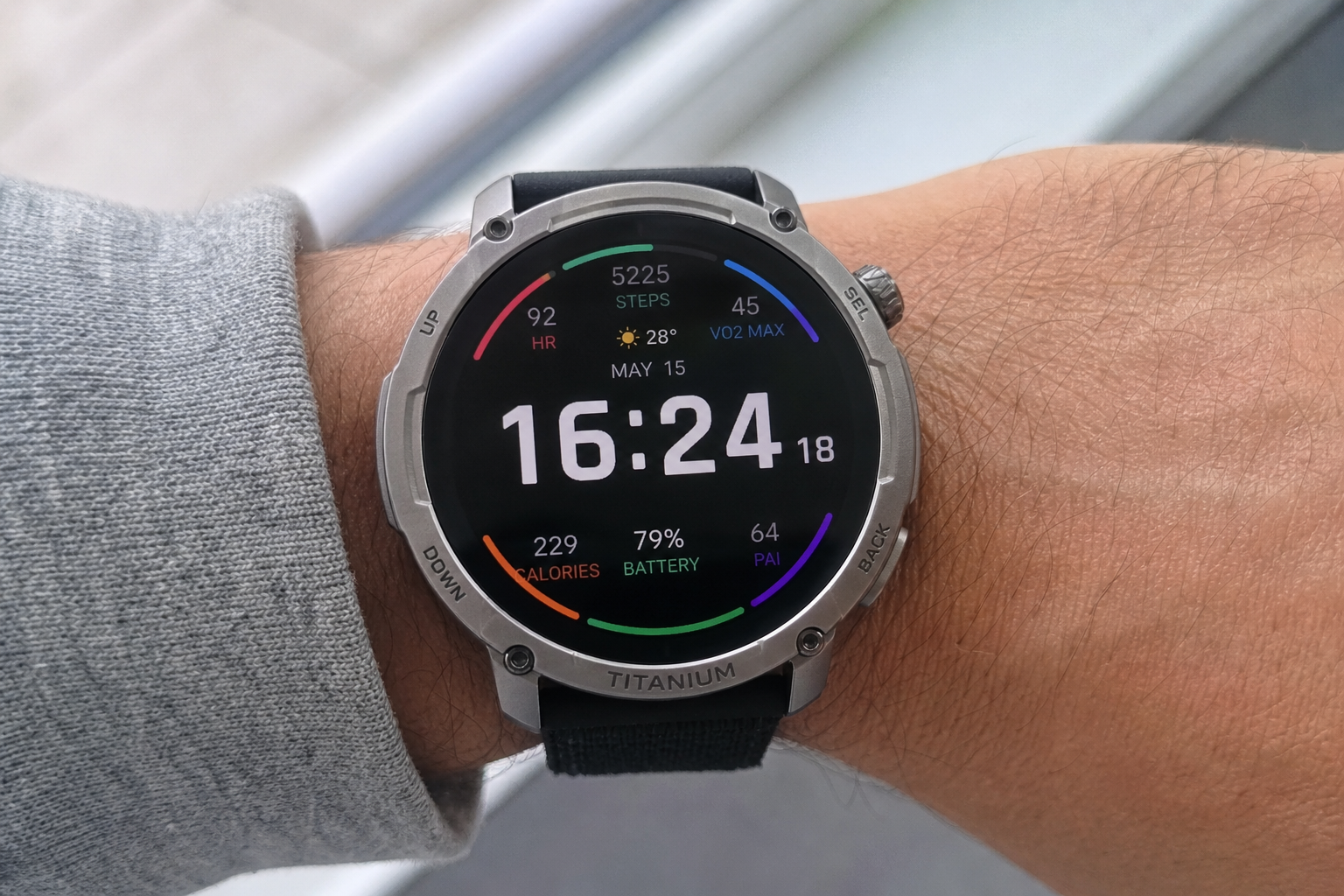 Amazfit er ikke lenger den billige smartklokken: Balance Ultra til 6.500 kroner utfordrer Apple Watch Ultra