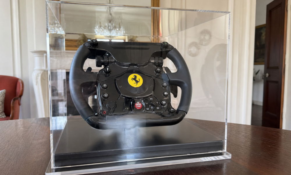 Aksjen stupte 8 prosent, så dro Ferrari-sjefen til paven med den nye elbilen