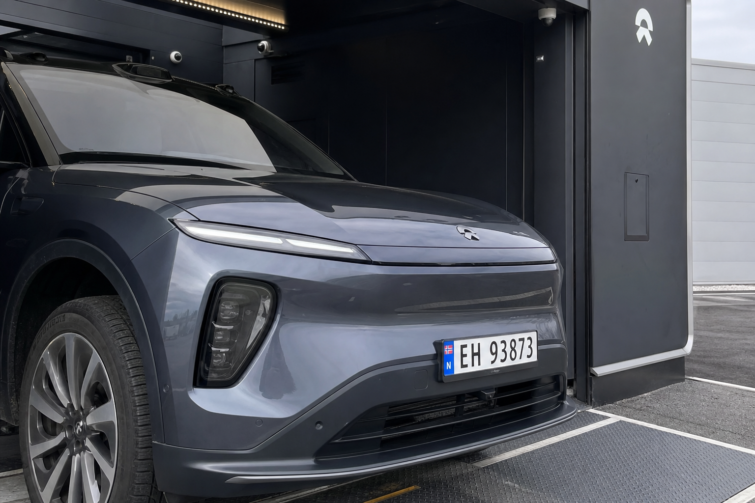 NIO ES9 til Norge: Flaggskip-SUV med 3-minutters batteribytte, dette vet vi om pris og lansering