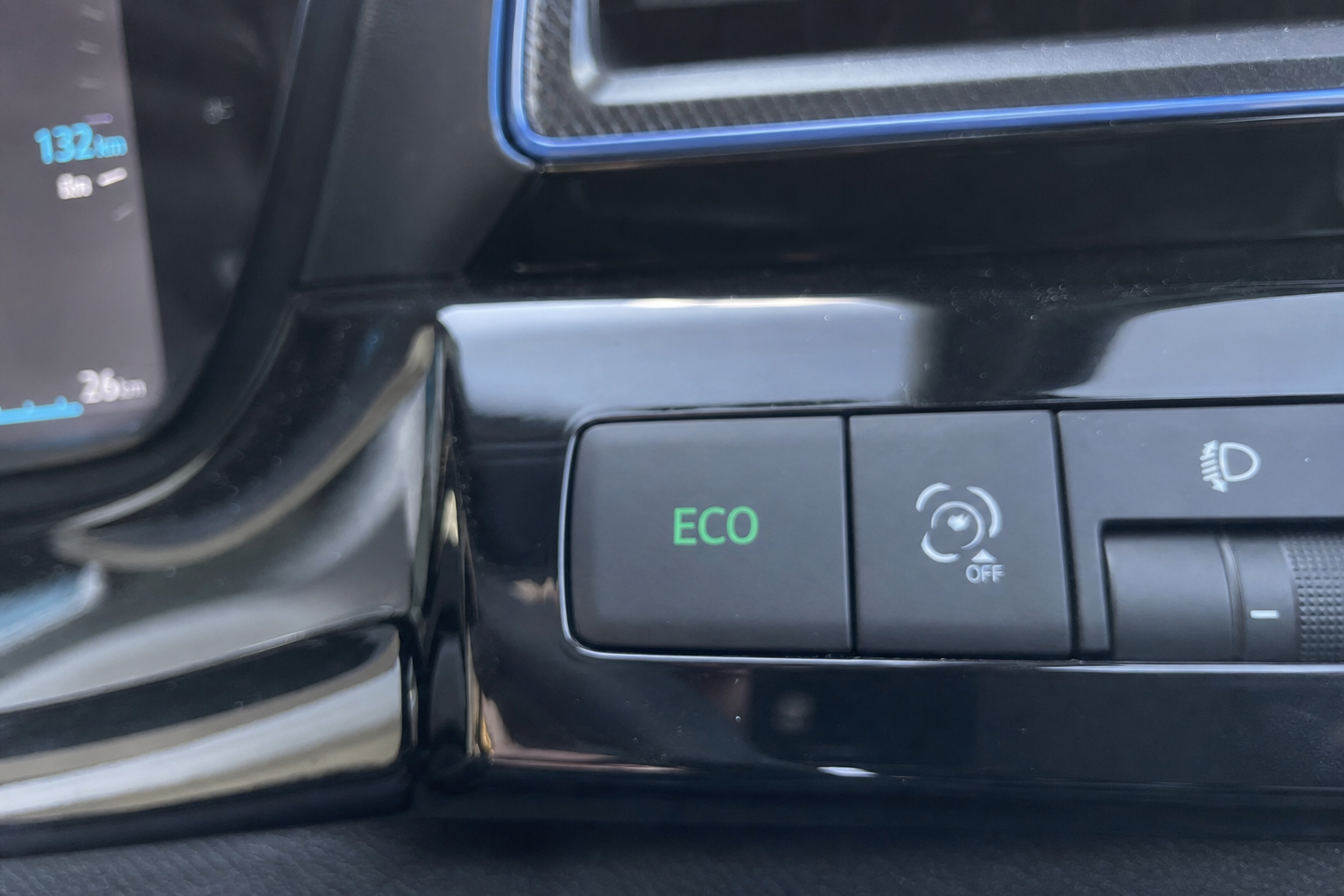 Eco-modus og cruisekontroll kan gi ett ladestopp mindre på sommerferien