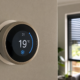 Slik holder du huset kjølig i varmen med smart home-utstyret du allerede har