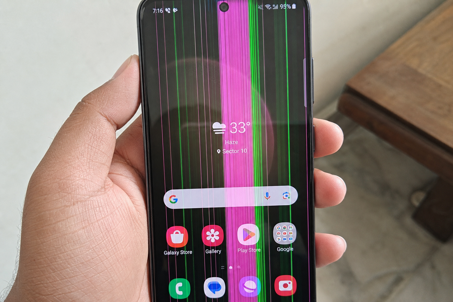 Samsung advarer ikke: Ny programvareoppdatering kan gi permanente striper på S23-skjermen