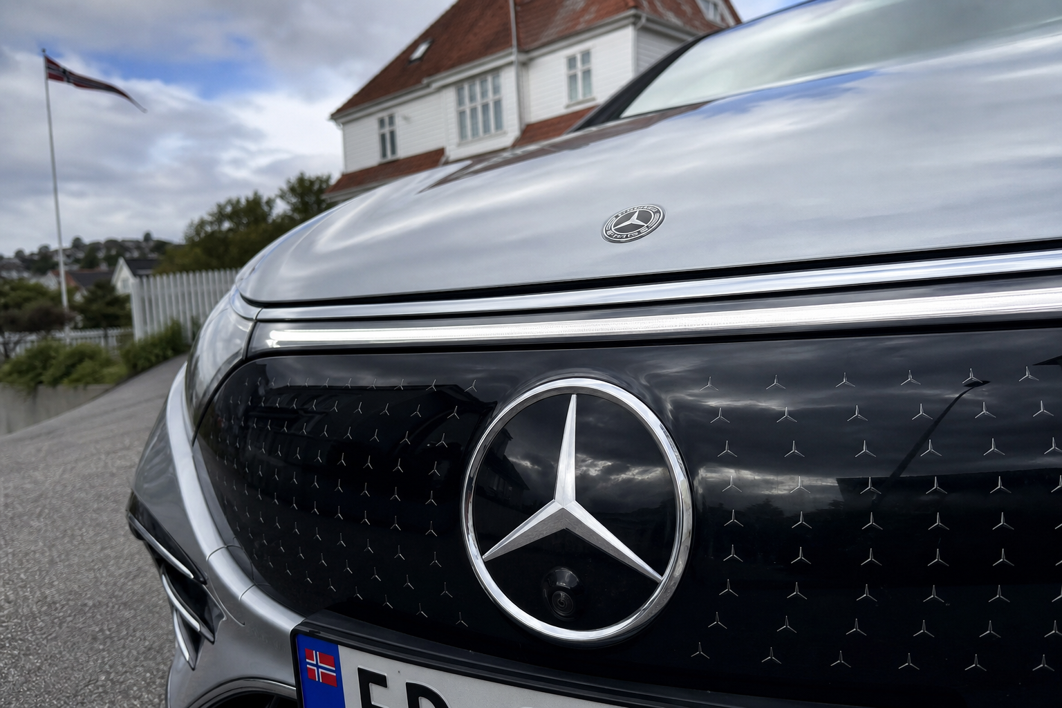 Mercedes EQS halvert på tre år: Luksus-elbilenes verdifall slår alle prognoser