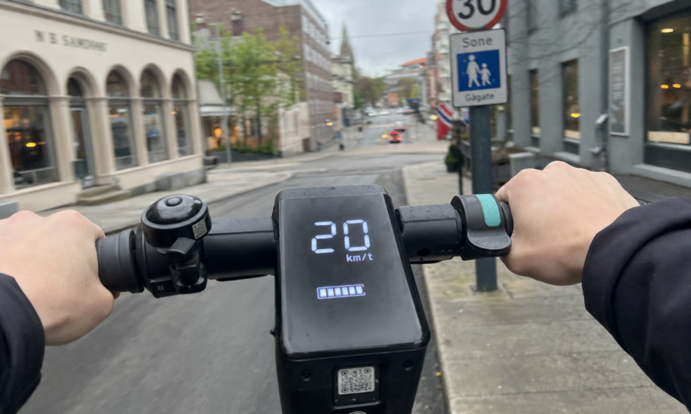 Europas trafikkeksperter vil ha 16-årsgrense for elsparkesykkel - Norge tillater fortsatt 12-åringer