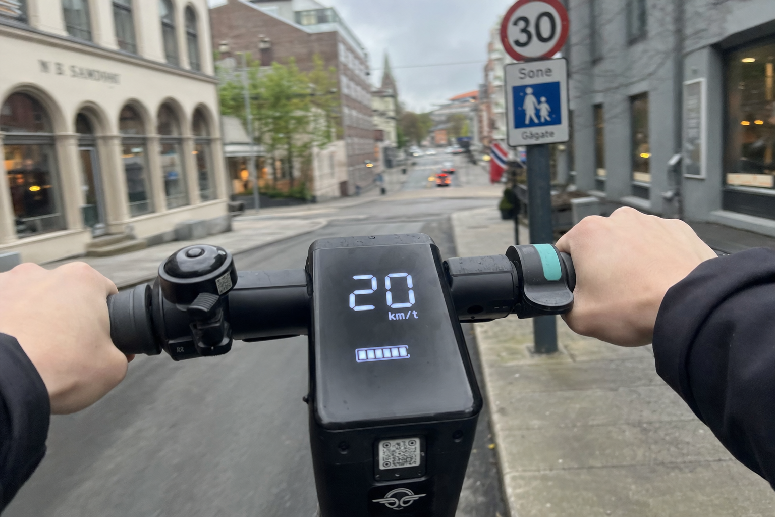 Europas trafikkeksperter vil ha 16-årsgrense for elsparkesykkel - Norge tillater fortsatt 12-åringer