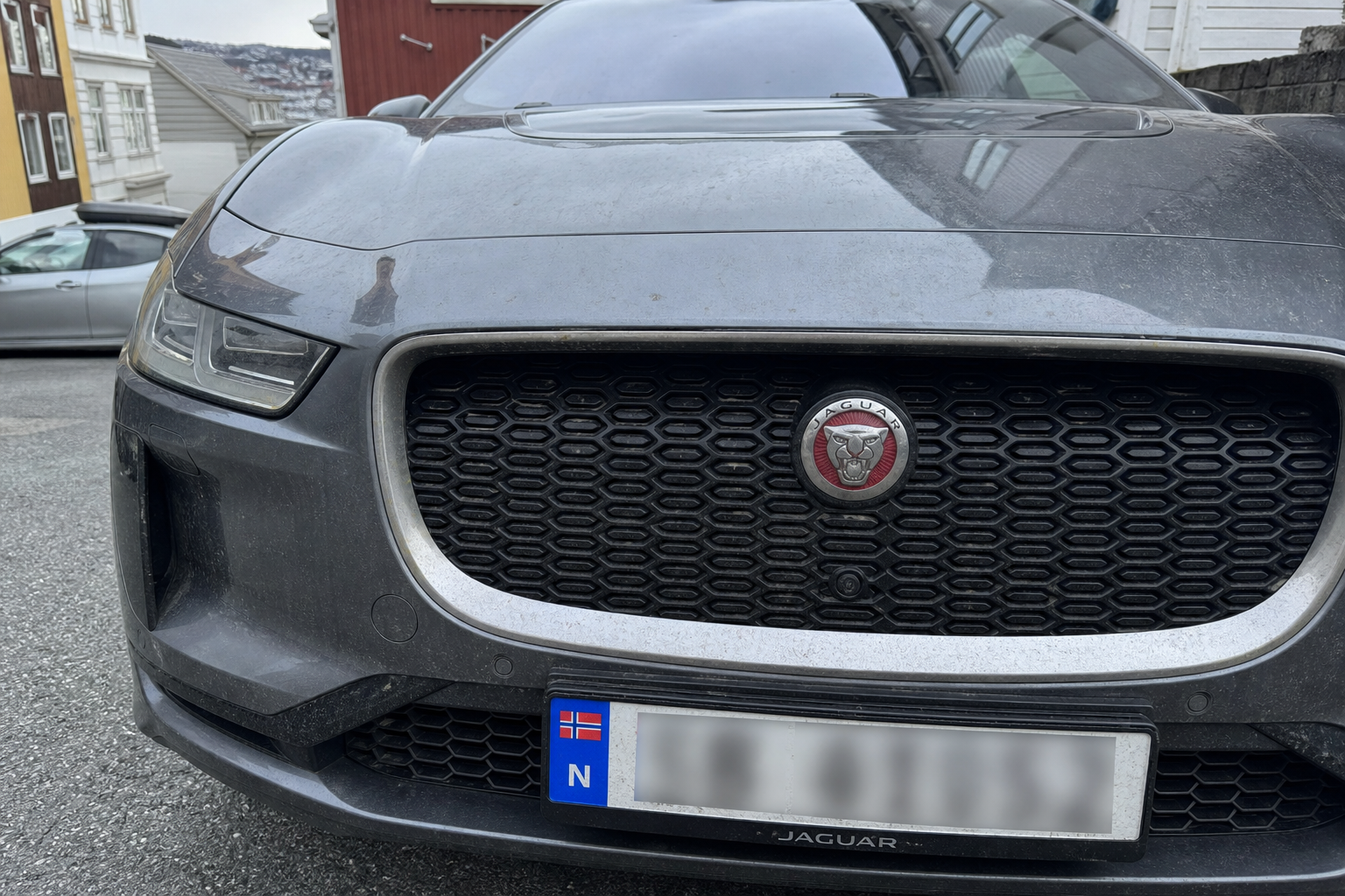 Jaguar I-PACE, BMW i7 og Porsche Taycan: Premium-elbilene som taper mest verdi i Norge