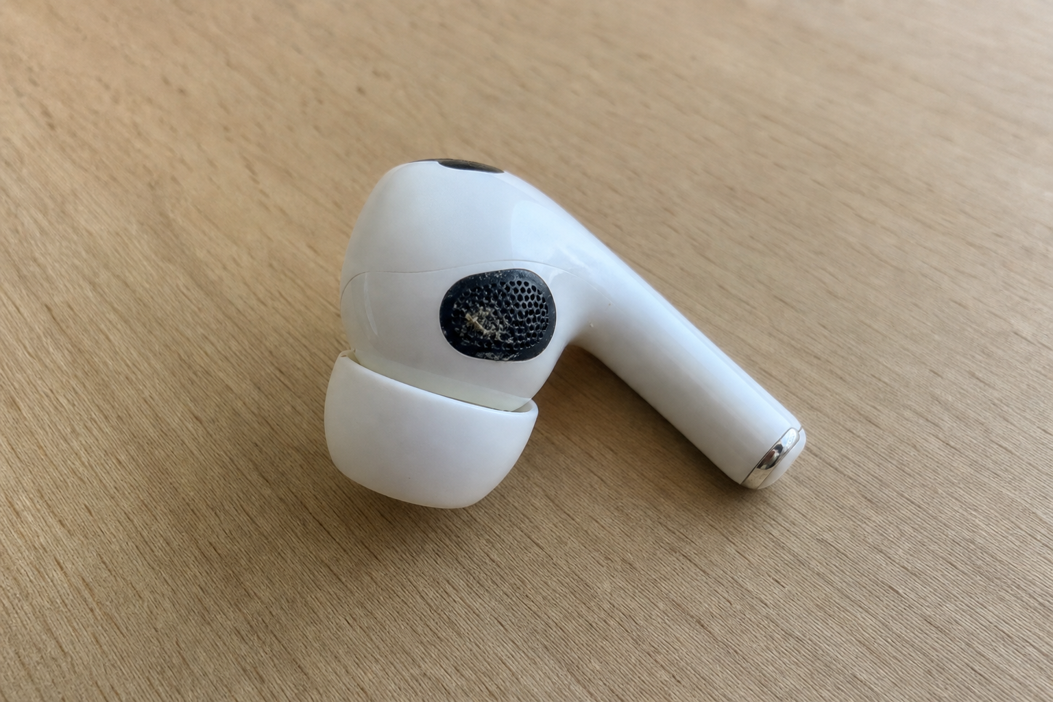AirPods spiller bare i ett øre: Slik fikser du lyden på under fem minutter