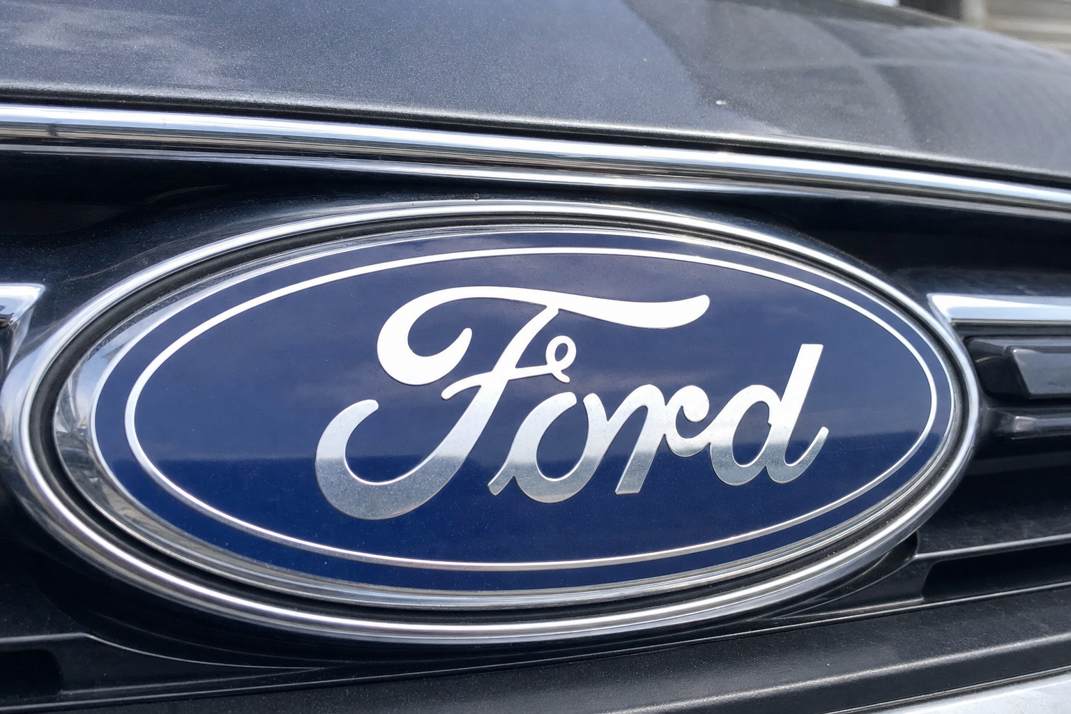 Skjulte QR-koder avslører Fords hemmelige elbil-pickup til 315.000 kroner