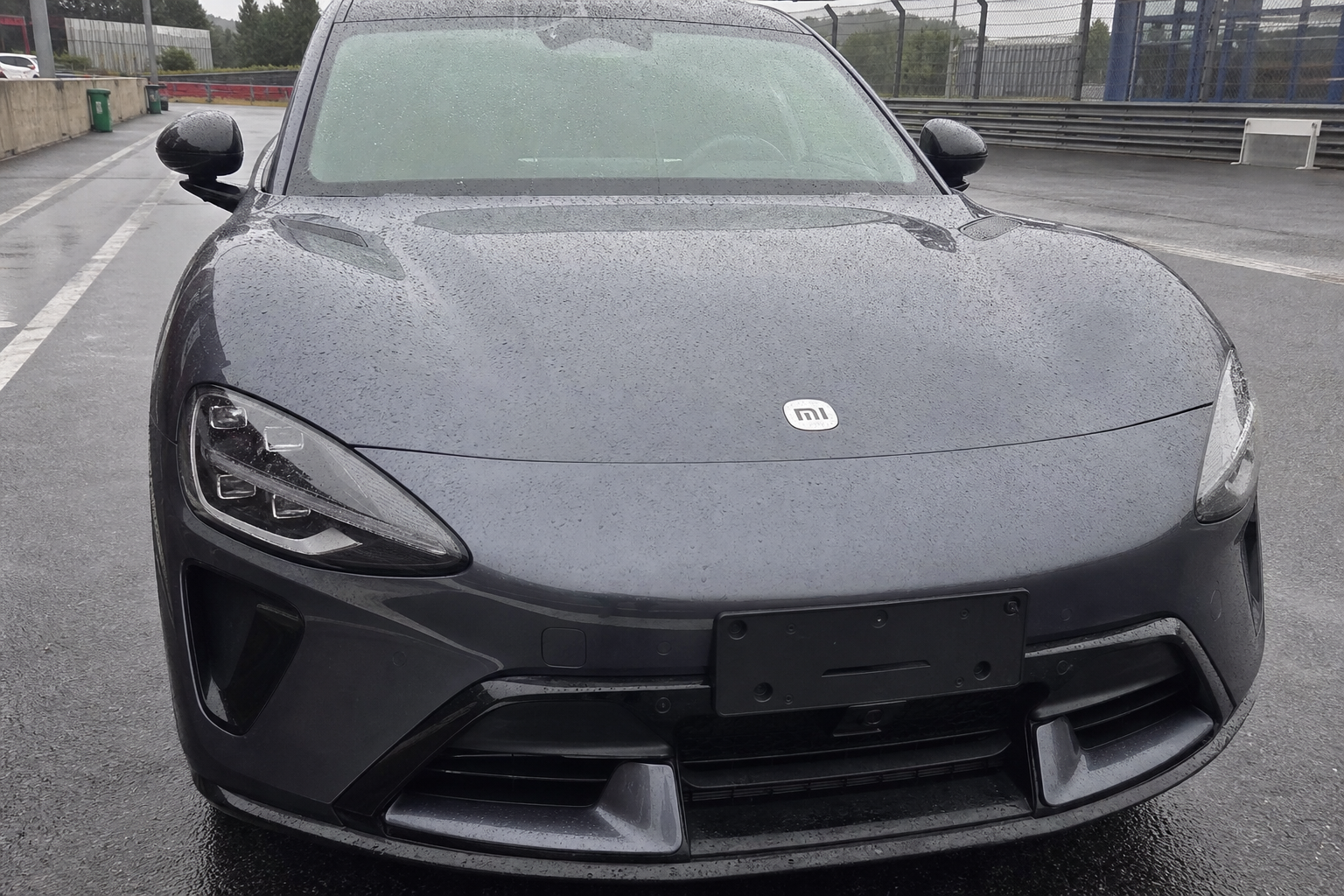 Ingen bak rattet, 73 svinger: Xiaomis SUV fullførte Nürburgring alene