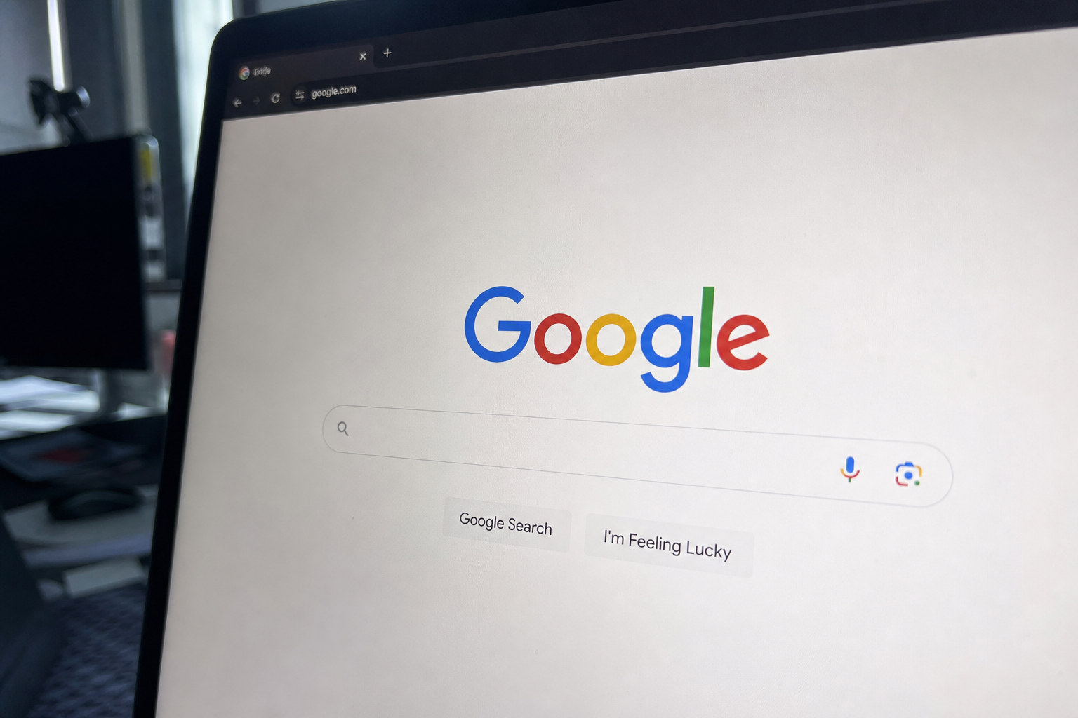 Selv Google må rasjonere AI-kraft: Kapasitetskrisen sender priser oppover for både skytjenester og smarttelefoner