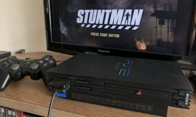 PS2-klassikeren tilbake etter 19 år: Stuntman Hollywood avduket med KITT og DeLorean