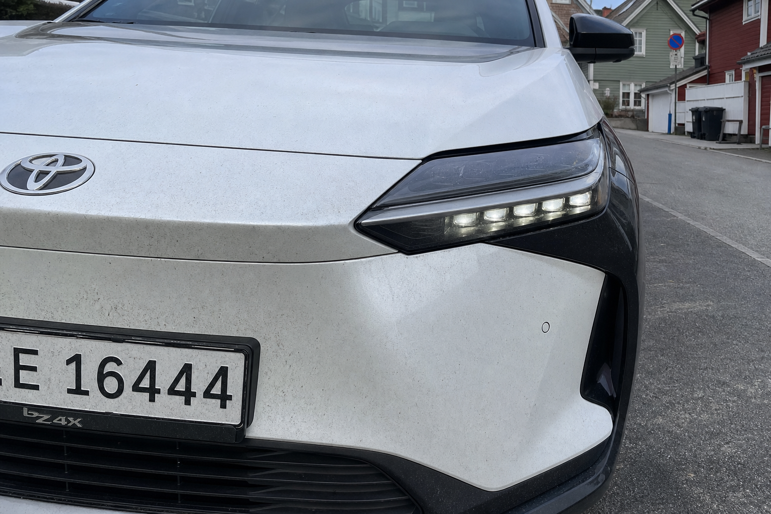 Toyota har doblet elbilandelen i Europa, men holder fast på hybriden