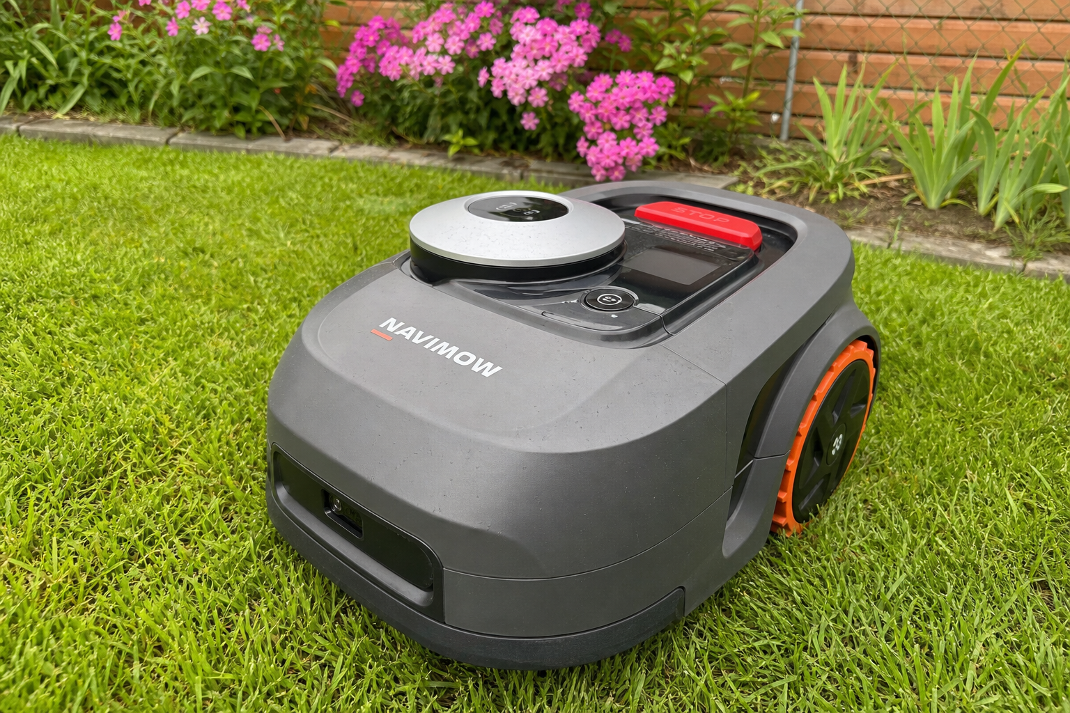 Robotgressklipper 2026: Segway, Mammotion eller Ecovacs til norske hager?