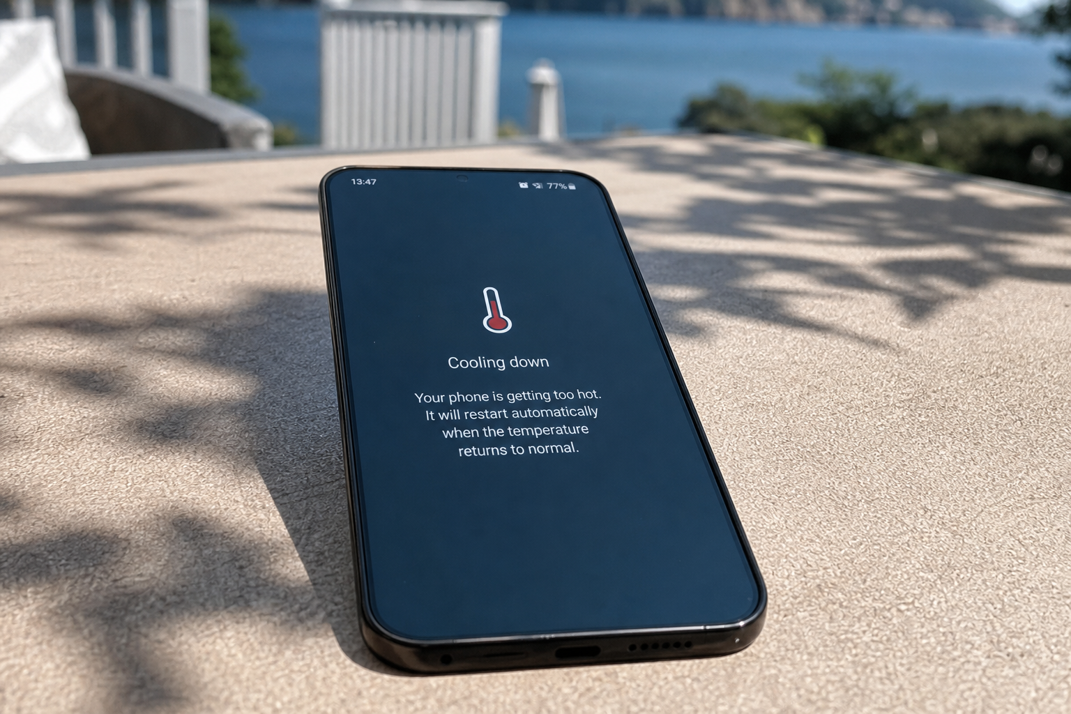Telefonen din slutter å virke i varmen: Slik forhindrer du at den skrur seg av