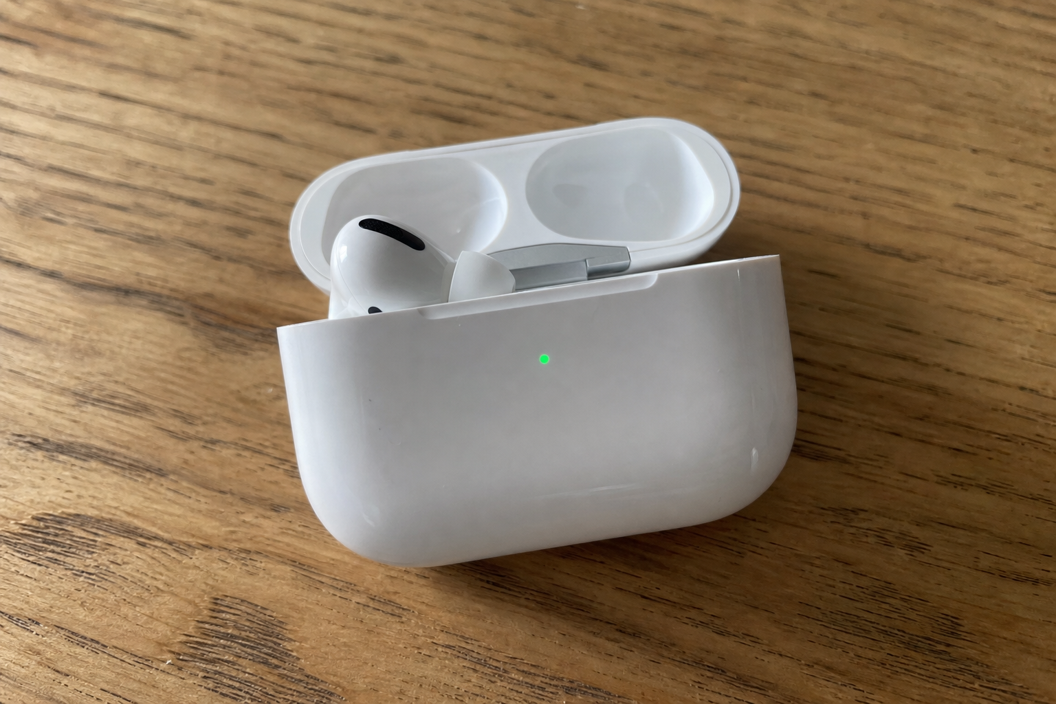 AirPods-etuiet ditt piper plutselig: Dette er de tre årsakene