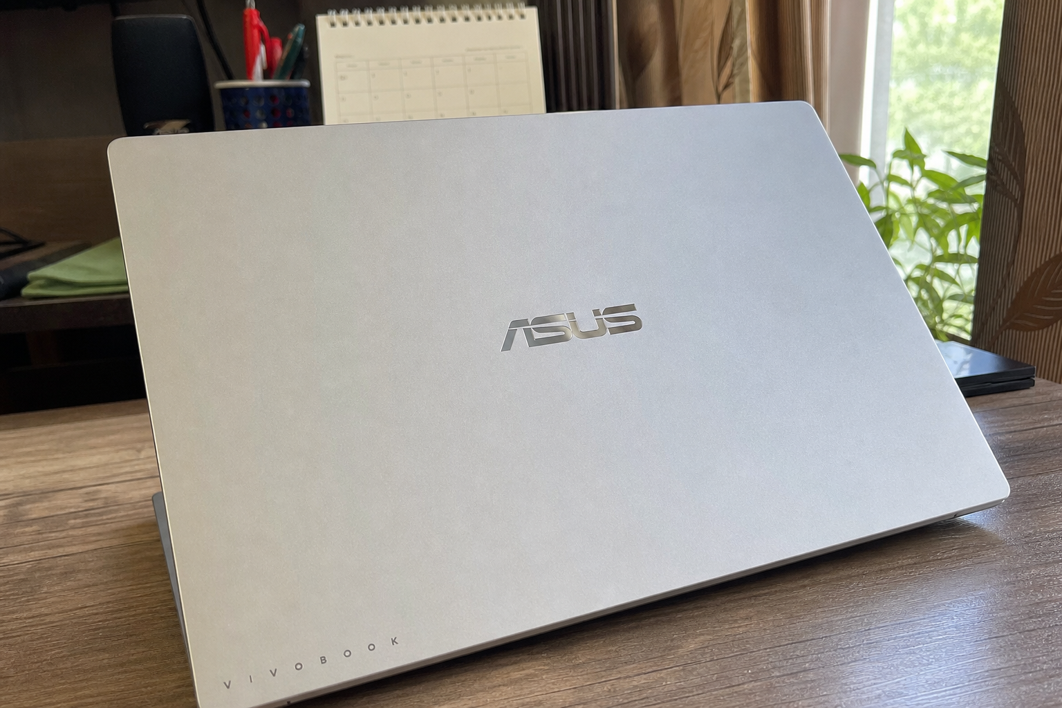 25 timer på batteri og 45 TOPS: ASUS slipper ARM-laptop som vil knekke AI-PC-prisen