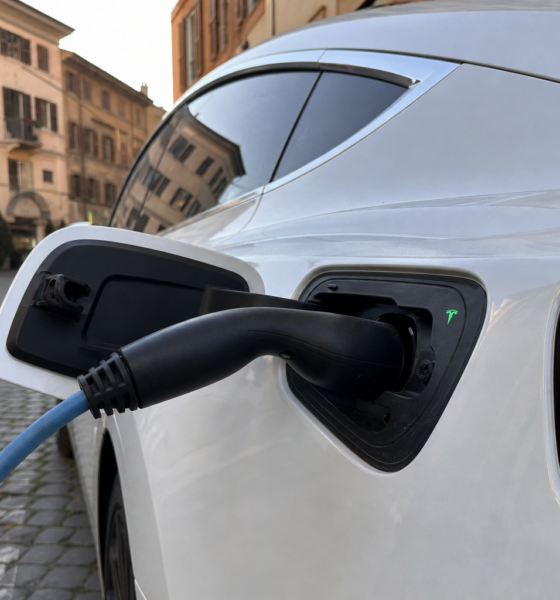 EU-rekord: Hver femte nye bil i Europa er nå elektrisk - og veksten akselererer i overraskende land