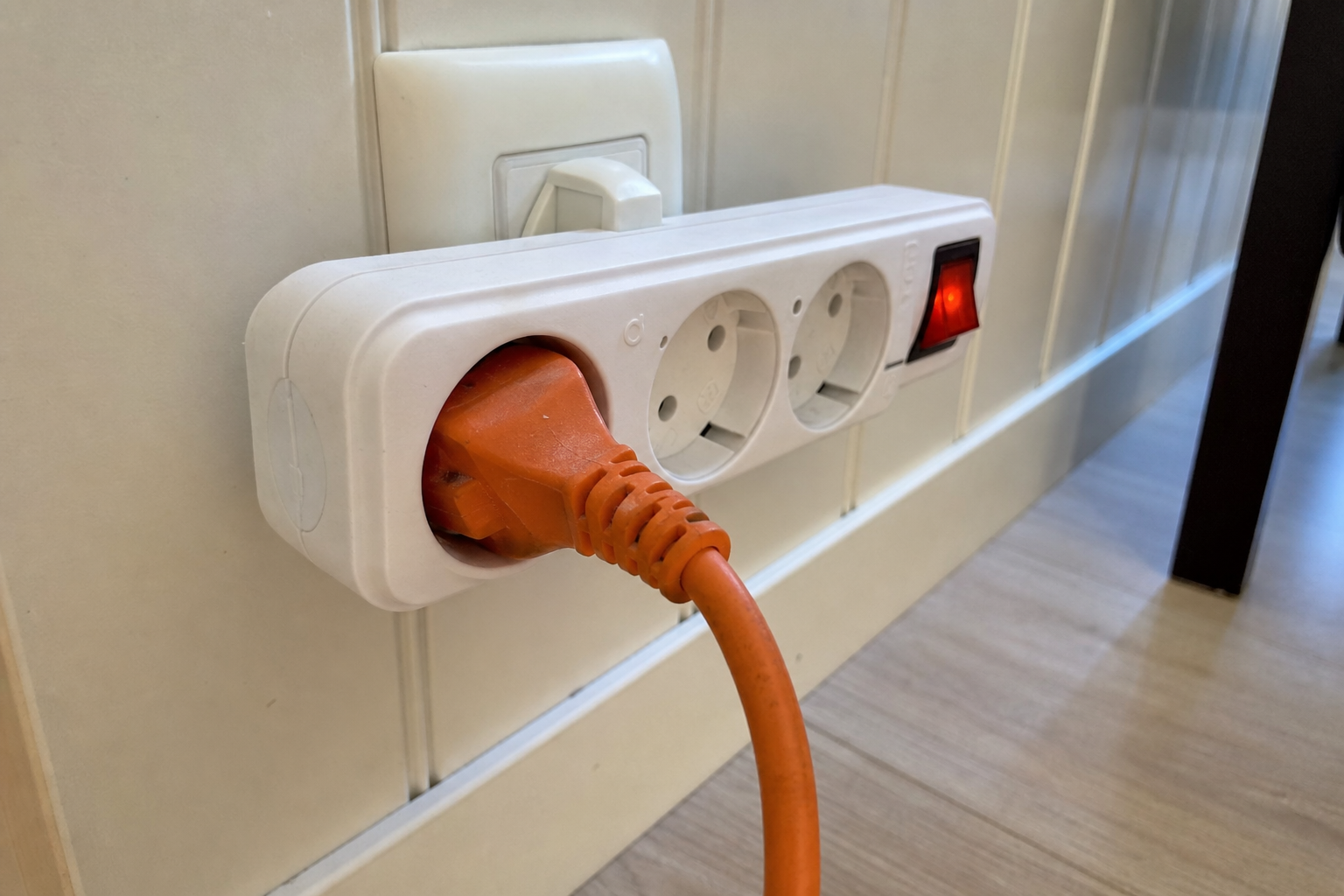 Elektrikeren advarer: Disse apparatene skal aldri kobles til skjøteledningen