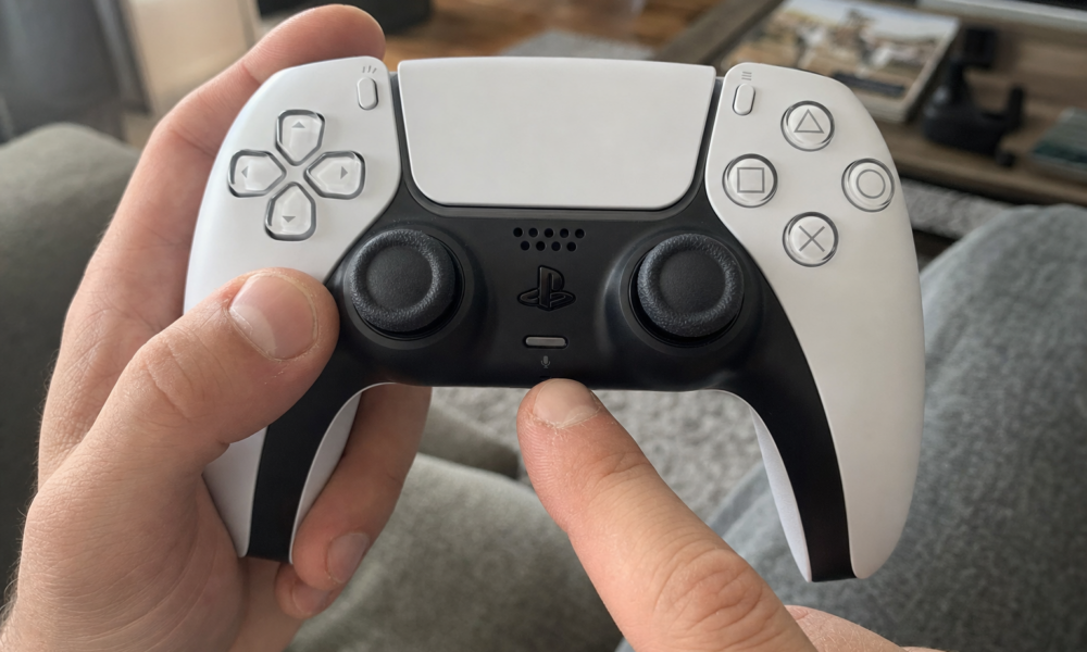 Slå av denne PS5-funksjonen nå: DualSense-kontrolleren lytter som standard