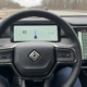Rivian-sjefen lover hendene av rattet i 2027: Slik skal de slå Tesla FSD