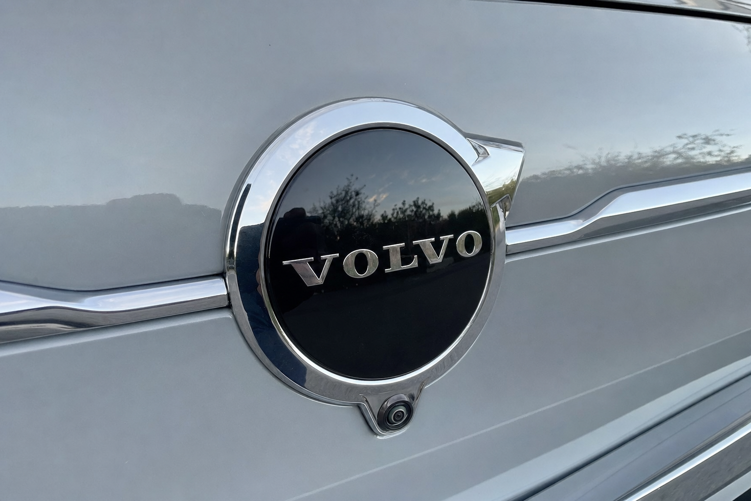Volvo tilbakekaller ladbare biler: Kan miste bremsene i nedoverbakke