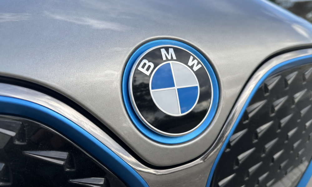 BMW-sjef i avskjedstale: «Ren elbilsatsing er en blindgate»