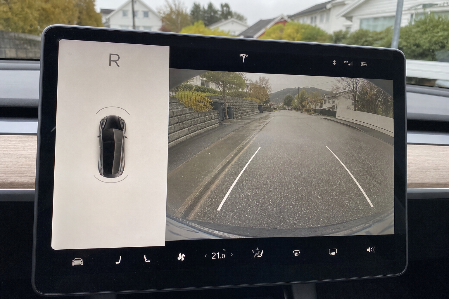 218 868 Tesla-biler tilbakekalt: Ryggekameraet kunne svikte ved rygging