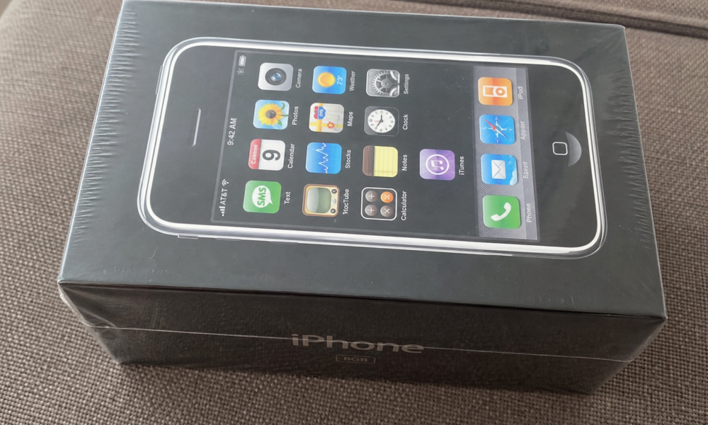 Forseglet iPhone fra 2007 solgt for nesten 2 millioner: Disse gamle mobilene er verdt en formue