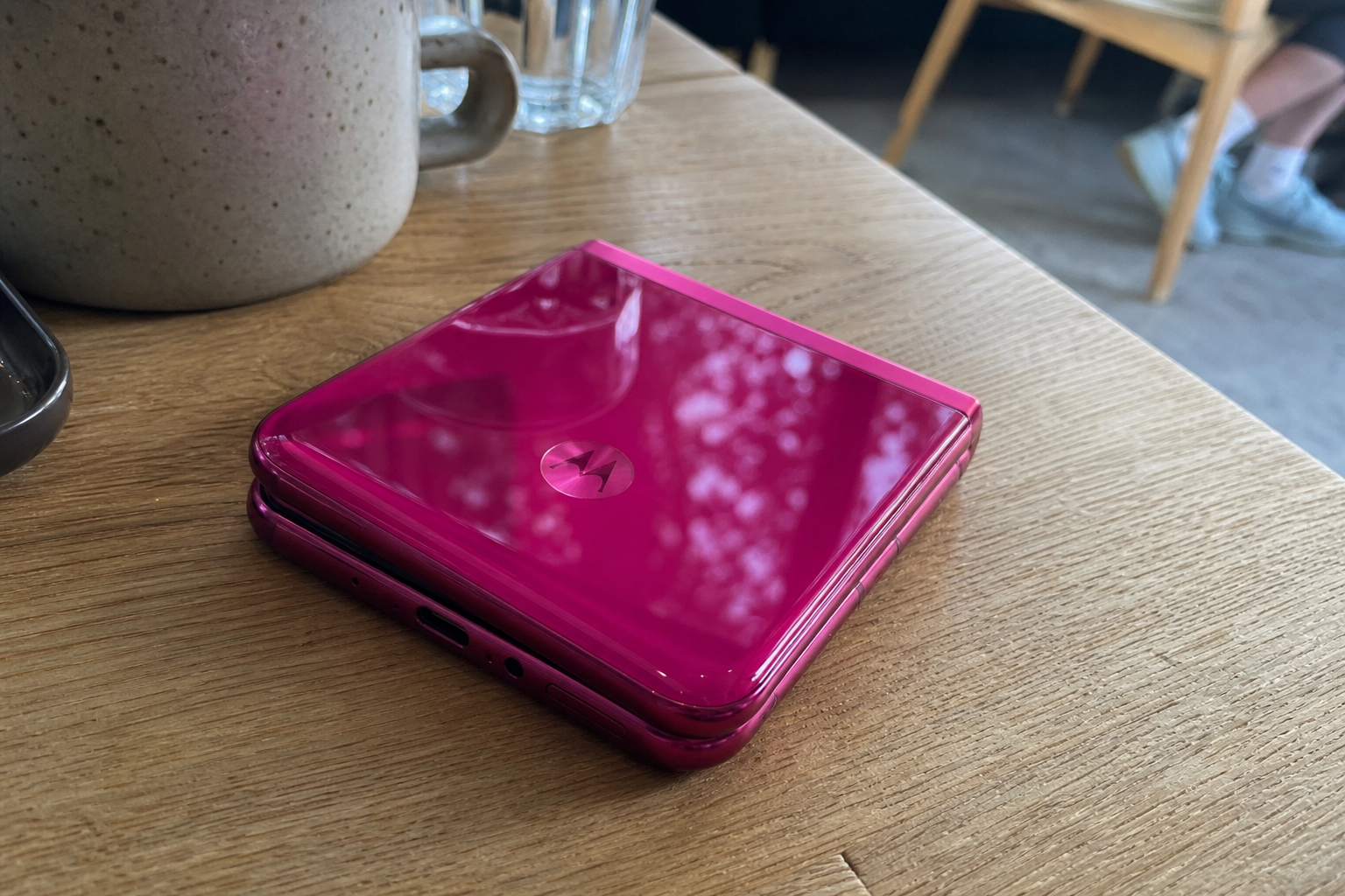 Motorola Razr 70 Ultra i forhandstitt: 5000 mAh og 68W lading skyver Samsung bakpa
