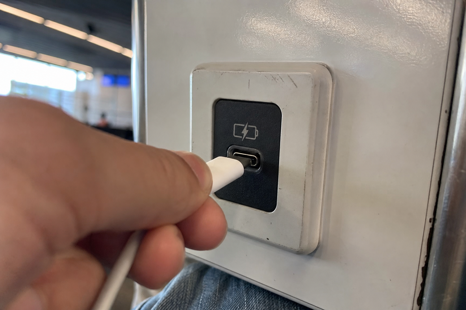Derfor bør du ikke bruke offentlige USB-ladeporter på flyplassen